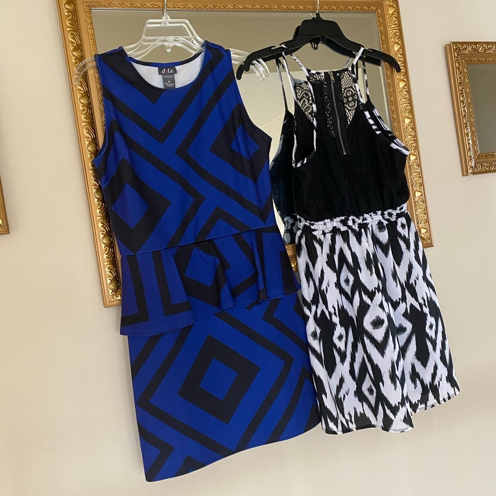 Bundle of 2 dresses medium lace zipper